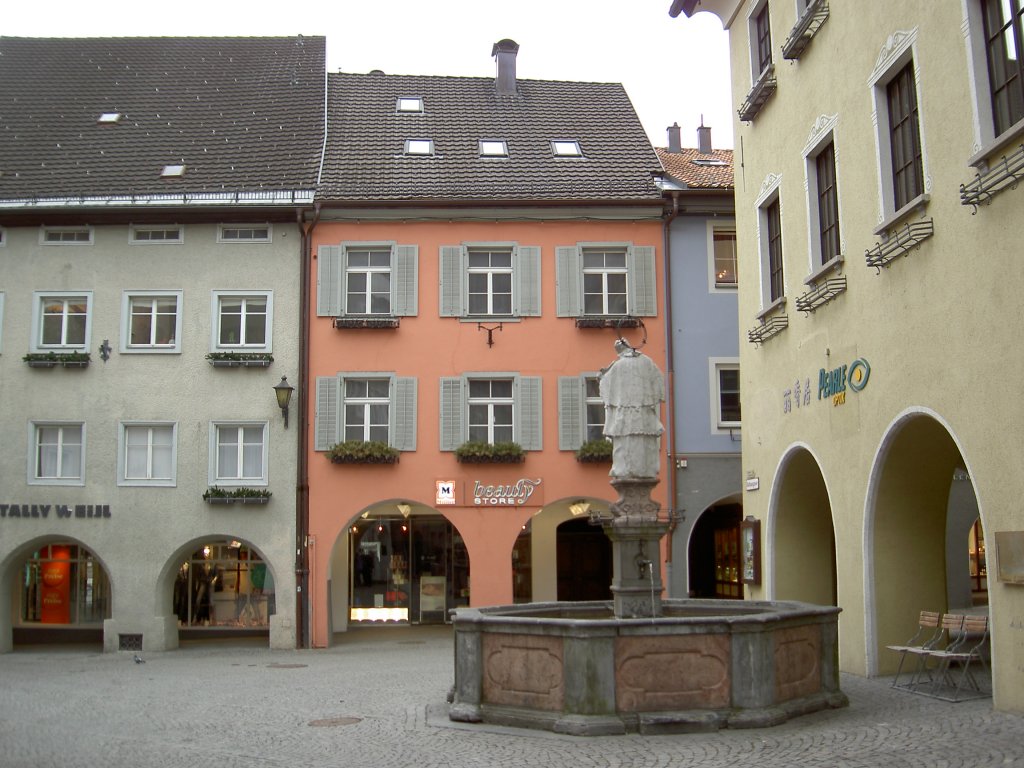 Bludenz, Rathausgasse mit Nepomukbrunnen (17.03.2013)