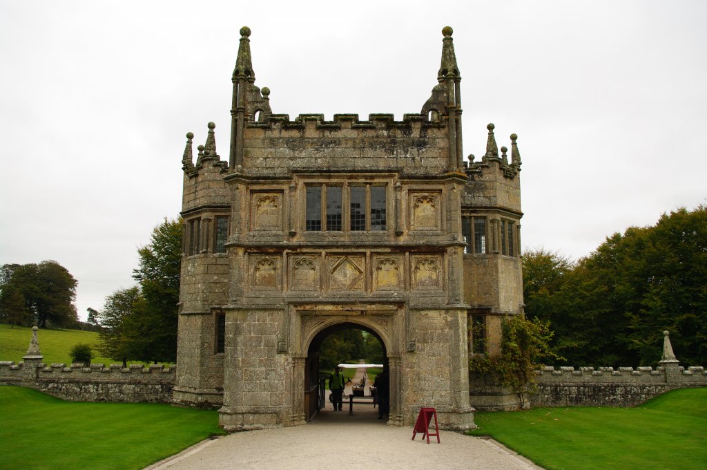 Bodmin, Lanhydrock House, Torhaus (29.09.2009)