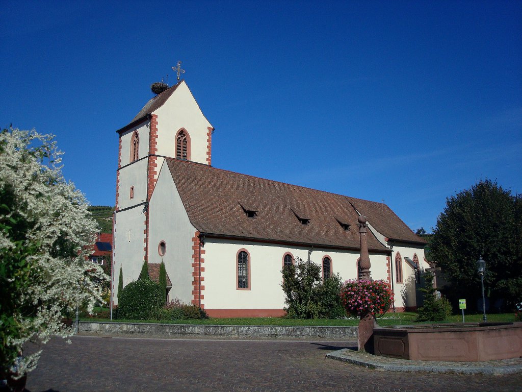 Btzingen am Kaiserstuhl, 
die katholische St.Laurentius Kirche im sptgotischen Stil ist nach Kirchenakten ber 725 Jahre alt, der bekannte Weinort hatte bereits seine 1200-Jahrfeier, 
Sept.2010