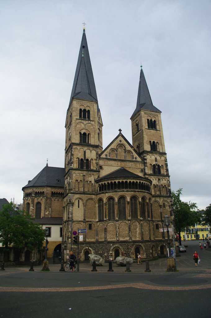 Bonn, Münster St. Kassius aus dem 11. Jahrhundert (05.08.2011)