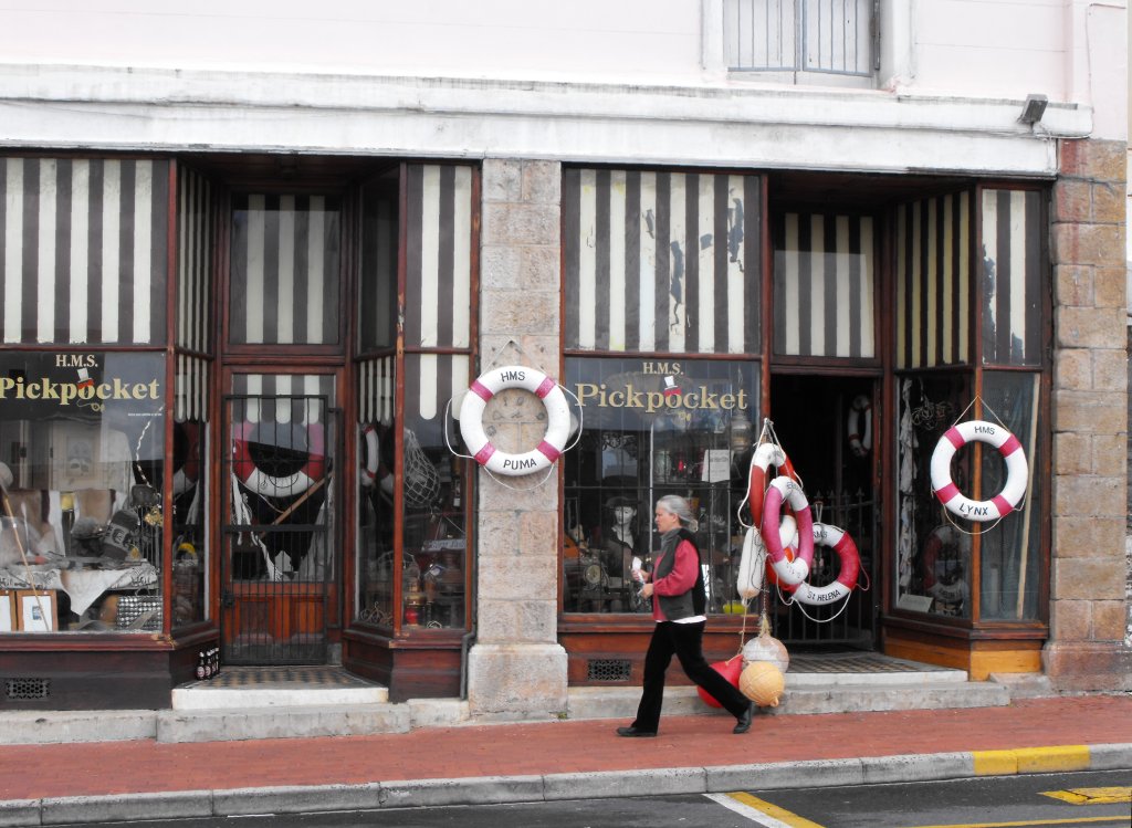 Bootszubehoer als Andenken. Simons Town, 20.11.2010
