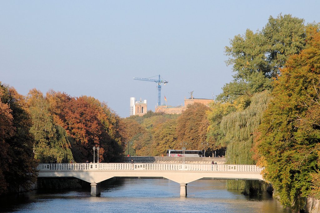Boschbrücke mit Blick auf das Maximilianeum, dem Sitz des bayr. Landtages (11/2007) München-Au