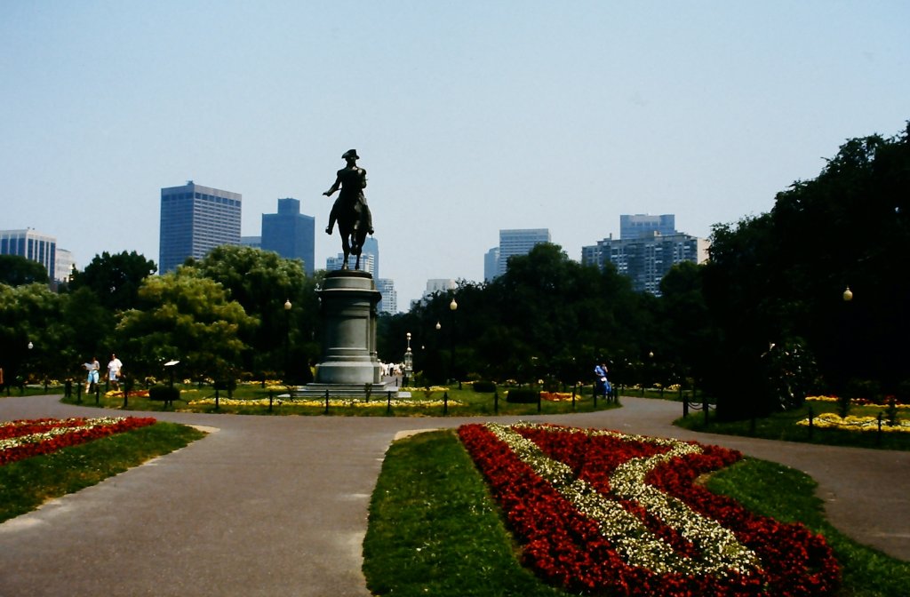 Boston (MA), Public Garden mit George Washington Statue am 10. August 1988.