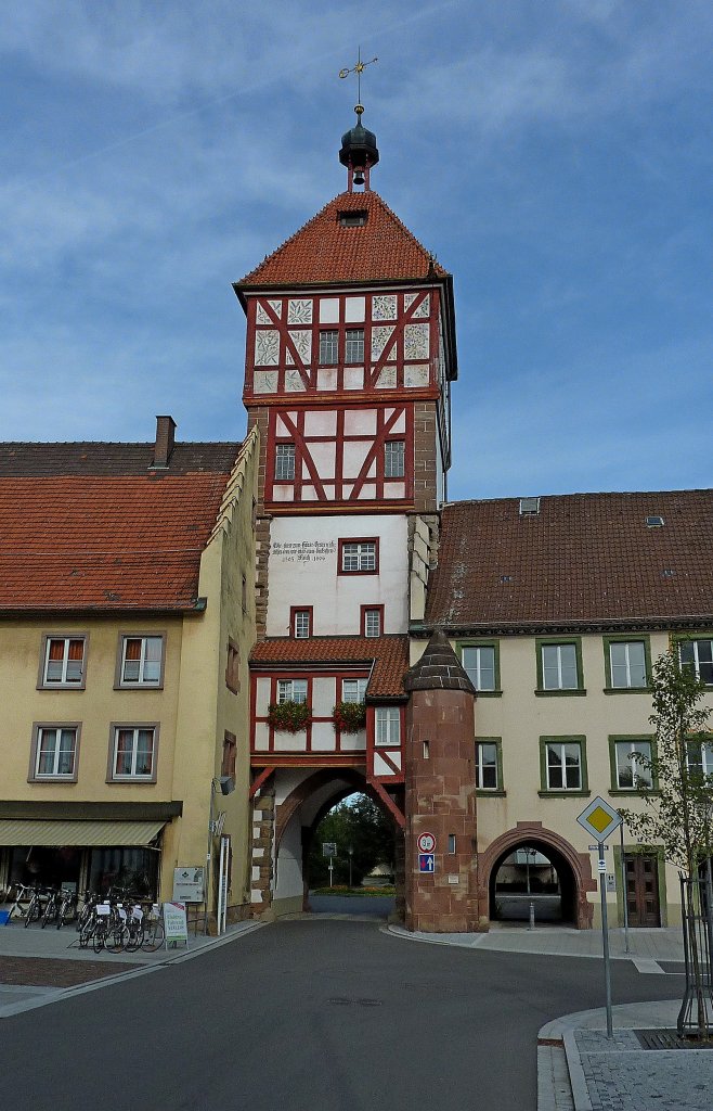 Brunlingen, das mittelalterliche Stadttor, auch Mhlentor genannt, der Fachwerkaufbau stammt von 1904, Sept.2011