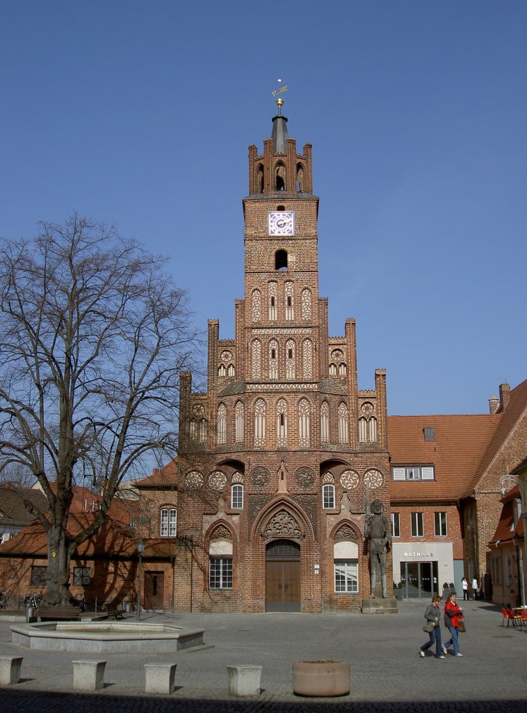 Brandenburg, Altstdtisches Rathaus, erbaut im 15. Jahrthundert, Backsteingotik 
(16.03.2012)