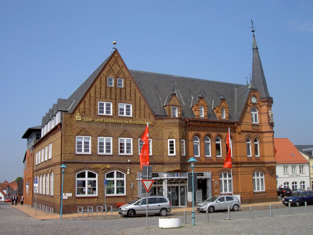 Bredstedt, Neugotisches Rathaus und Sparkasse, Kreis Nordfriesland 
(11.05.2011)