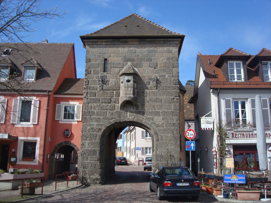 Breisach am Rhein,
Gutgesellentor, 1319 erstmals erwhnt,
benannt nach der Wchterfamilie,
Mrz 2010