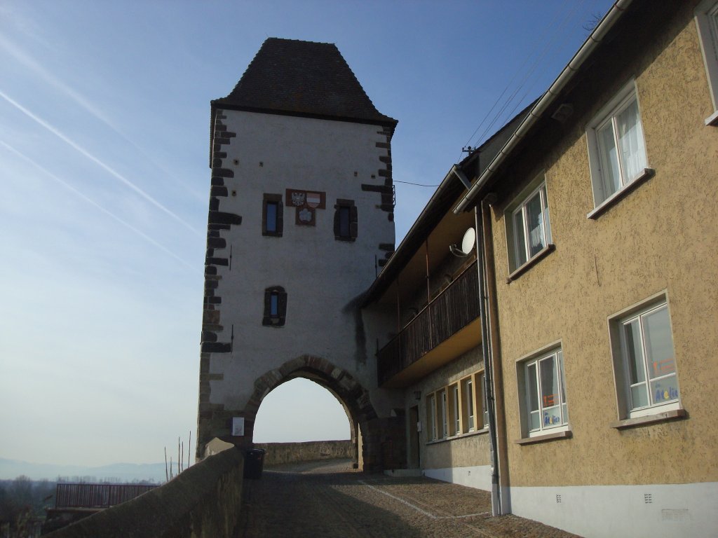 Breisach am Rhein,
Hagenbachturm, bereits 1319 erwhnt,
nach dem Krieg 1953 wieder aufgebaut,
Feb.2010 