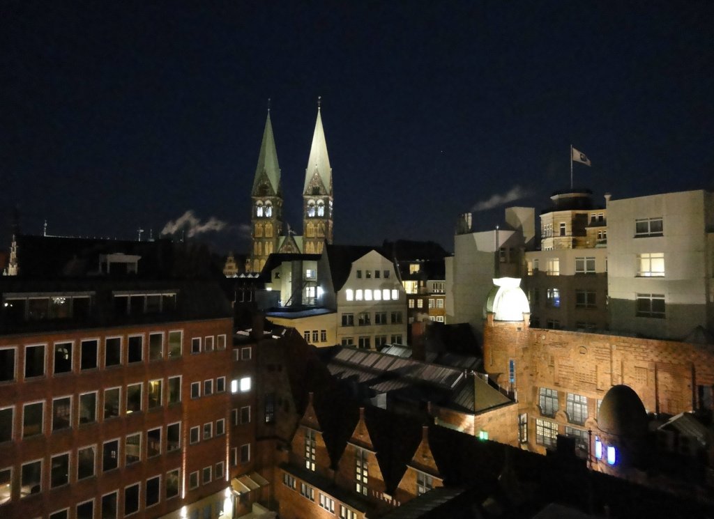 Bremer Altstadt am 3.2.2012, Blick auf die Trme von St. Petri.