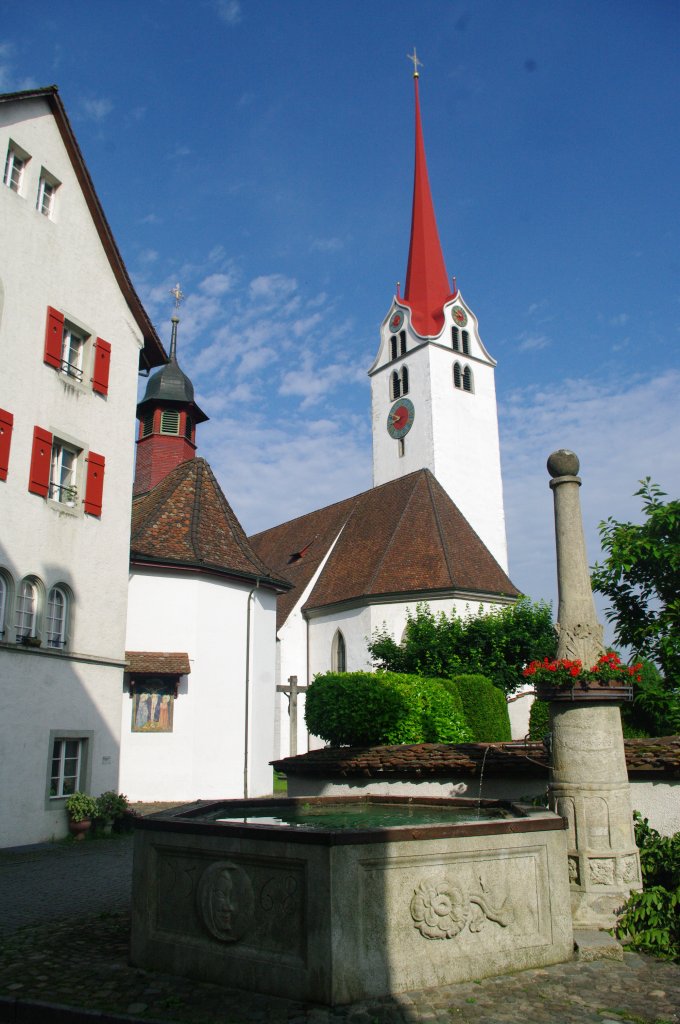 Bremgarten, Kath. St. Nikolaus Kirche und Kirchbrunnen, erbaut ab 1300, heutige Ausstattung aus dem Jahr 1575 (07.06.2012)