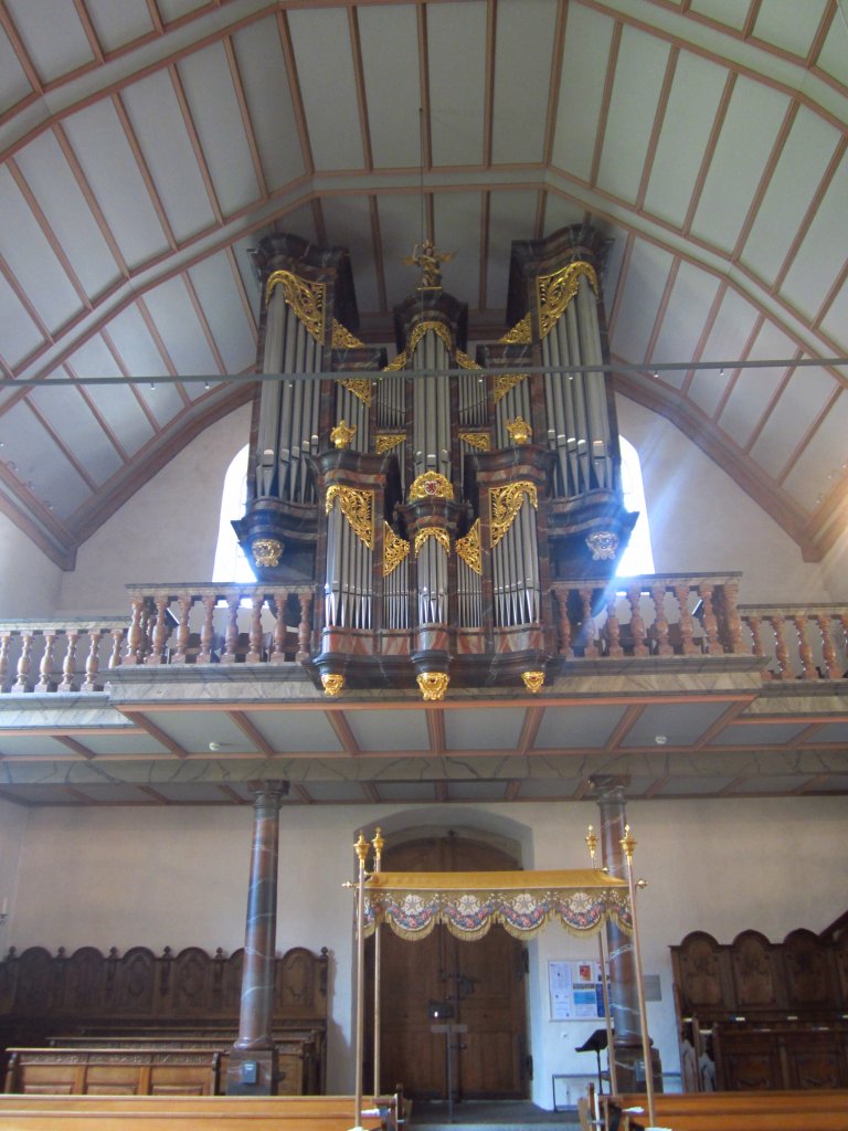 Bremgarten, Kath. St. Nikolaus Kirche, Empore mit Orgel der Firma Metzler von 1988 
(07.06.2012)