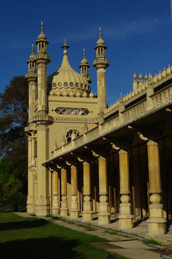 Brighton, Royal Pavillon, erbaut 1811 von John Nash, pseudo-indischer 
Mrchenpalast, bis 1845 knigliche Residenz (02.10.2009)