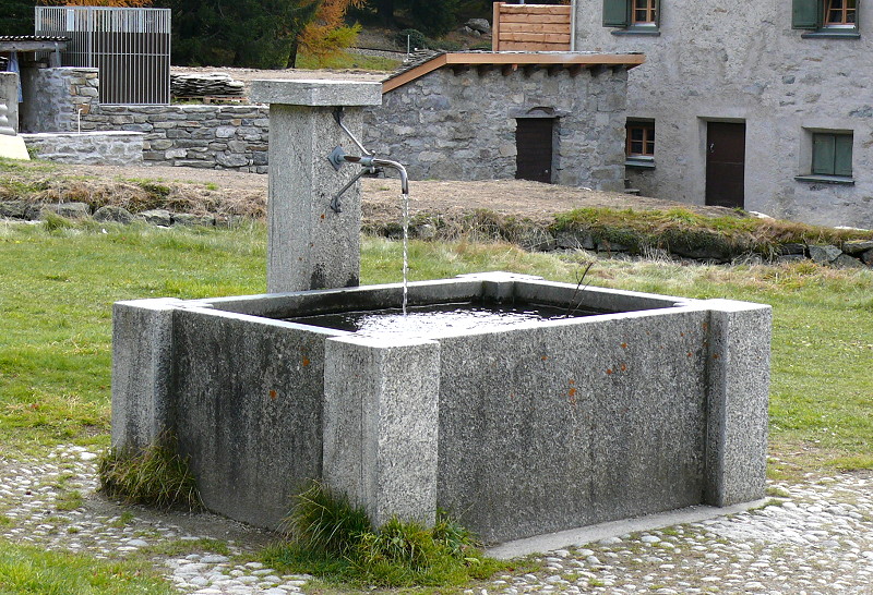 Brunnen in Cavaglia/Schweiz am 14.10.2008