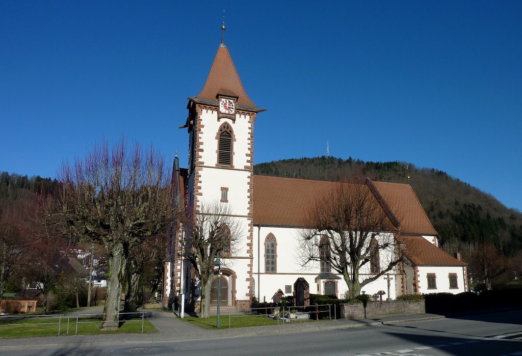 Buchenbach im Schwarzwald, die katholische Pfarrkirche St.Blasius, 1811 war Grundsteinlegung, die ehemals barocke Kirche wurde 1899-1901 im neugotischen Stil umgebaut, Jan.2012