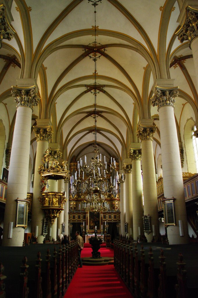 Bckeburg, Ev. Stadtkirche, gotische Hallenkirche mit wertvoller barocker Orgel, 
Kreis Schaumburg (09.05.2010)