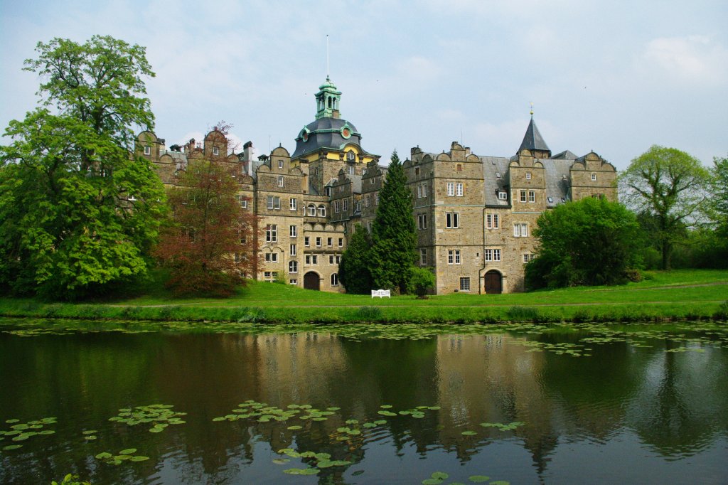 Bckeburg, Schloss, erbaut von 1370 bis 1404 durch Graf Adolf von Schaumburg, 
umgebaut von 1560 bis 1563, Kreis Schaumburg (09.05.2010)