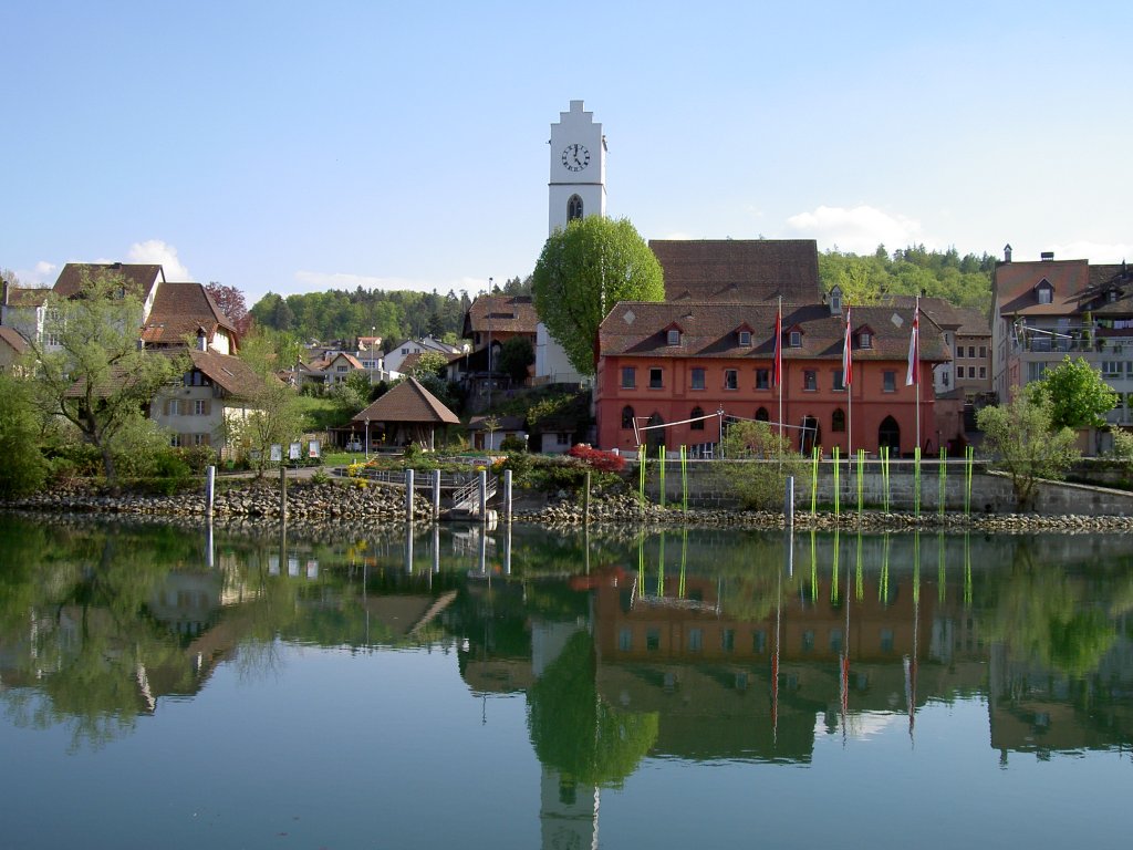 Bren a. d. Aare, gegrndet im 12. Jahrhundert durch die Freiherren von 
Strassberg, Kanton Bern (18.04.2011)