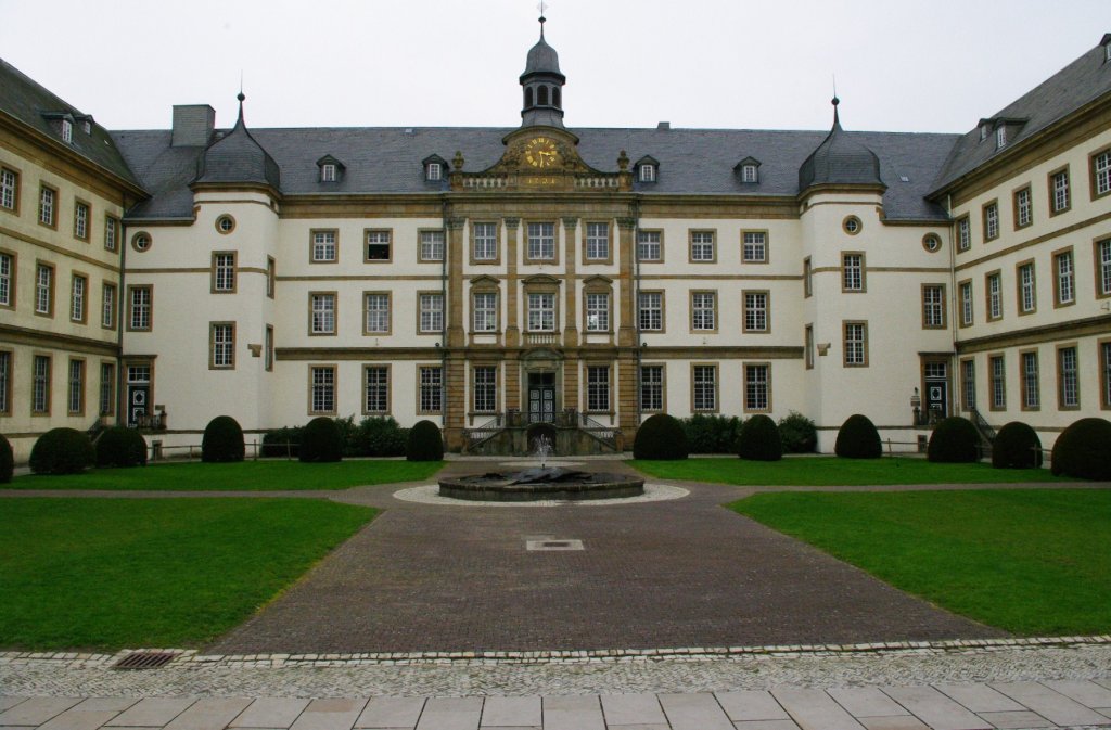 Bren, ehemaliges Jesuitenkolleg, erbaut von 1719 bis 1728, heute Mauritius 
Gymnasium, Kreis Paderborn (12.05.2010)