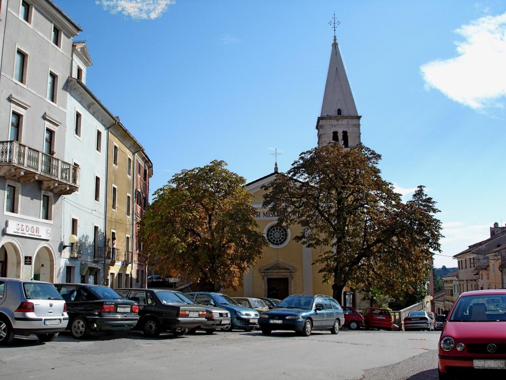 Buje, im Ortszentrum der Dom St.Servolo, Okt.2004