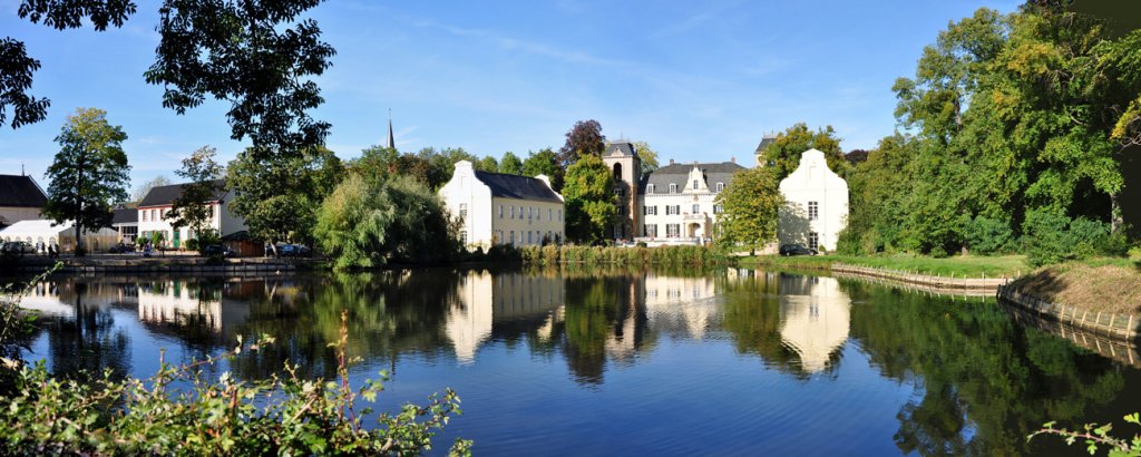 Burg Flamersheim mit Gasthof Landlust und Teichspiegelung - 30.09.2012