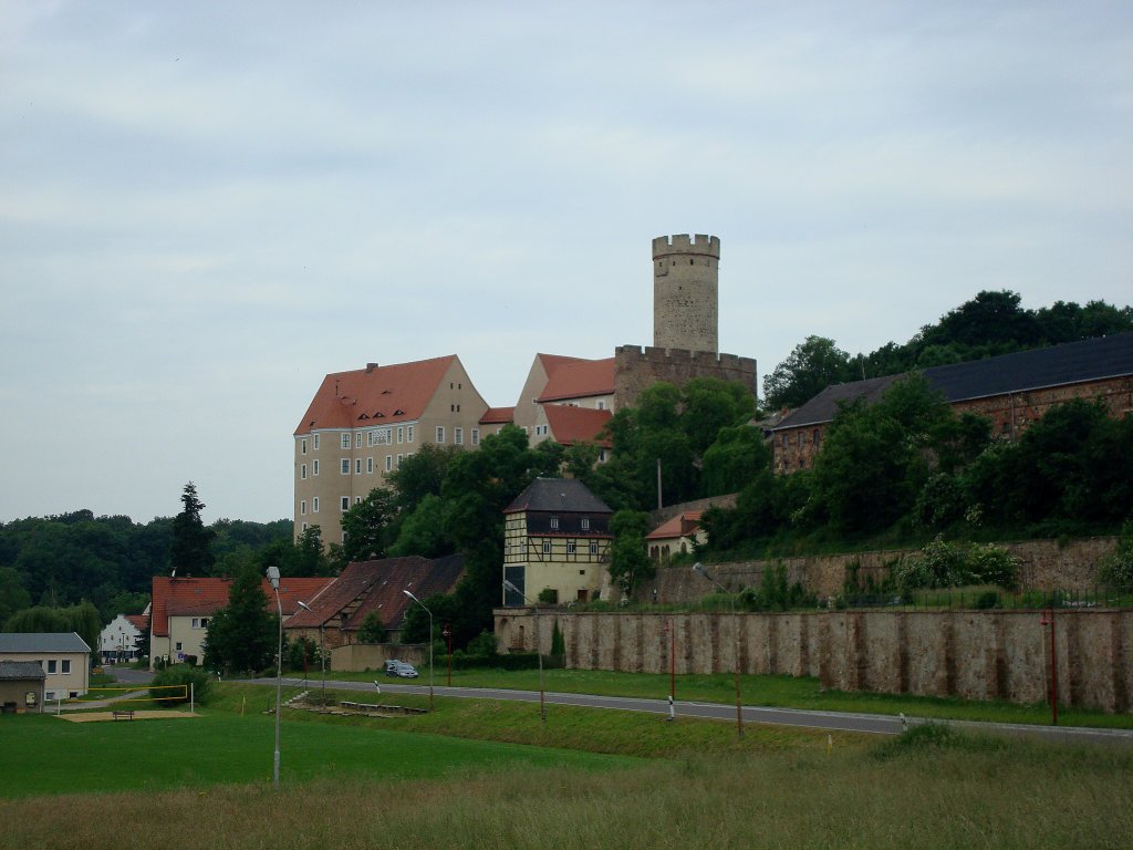 Burg Gnandstein im Landkreis Leipzig,
Sachsens besterhaltene romanische Wehranlage,
aus dem 13.Jahrhundert,
1994 bis 2004 renoviert,
