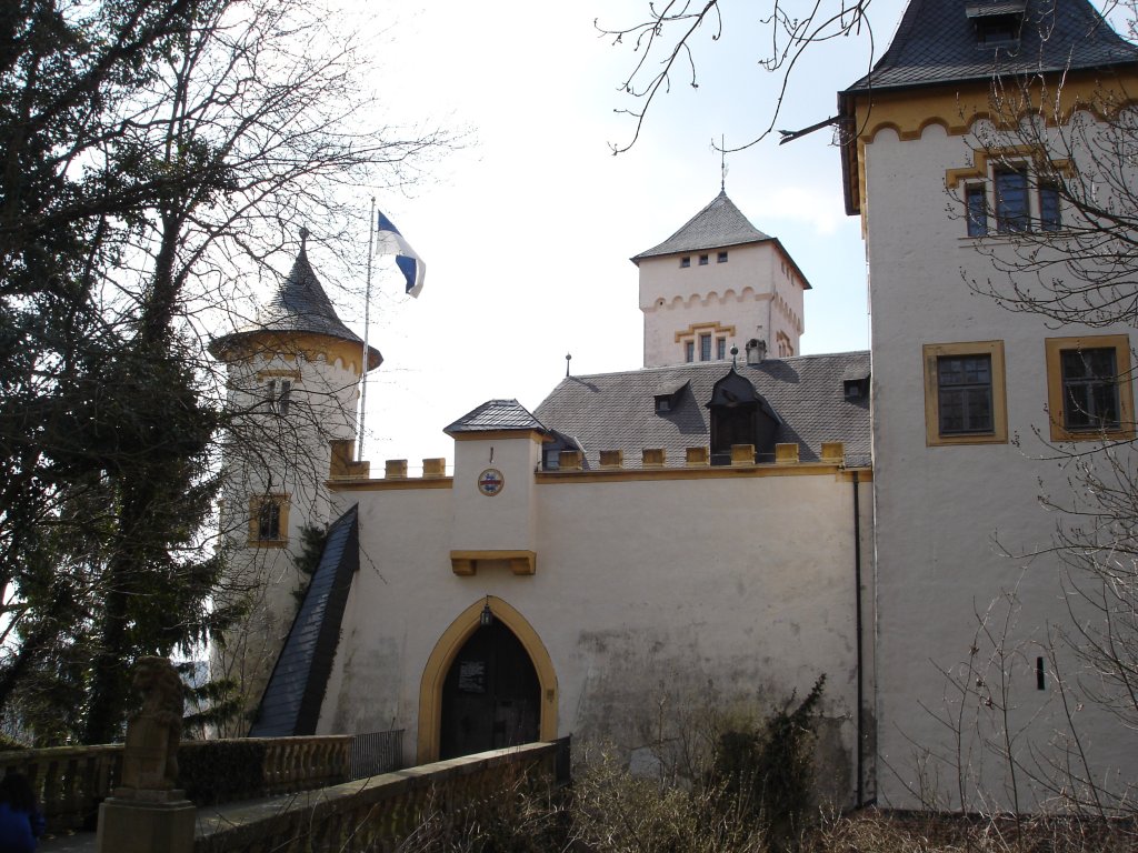 Burg Greifenstein in der Frnkischen Schweiz,
gehrt dem Geschlecht der von Stauffenberg(Hitlerattentter),
sehenswertes Museum,
April 2006