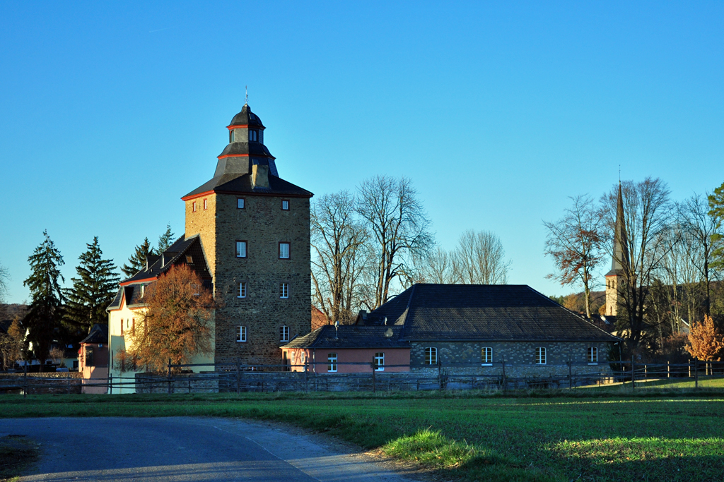 Burg Kirspenich im Abendlicht - 22.11.2012