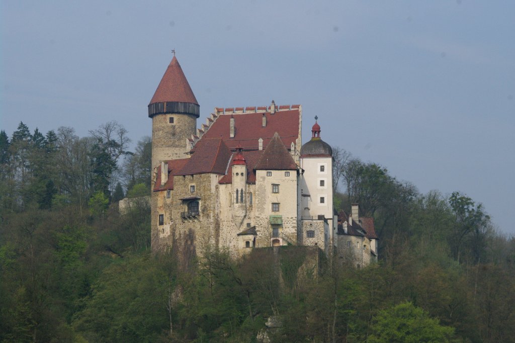 Burg Klam, erbaut ab 1149 durch Otto von Machland, heute im Besitz der Familie 
Clam-Martinic, Bezirk Perg im Mhlviertel (21.04.2013)