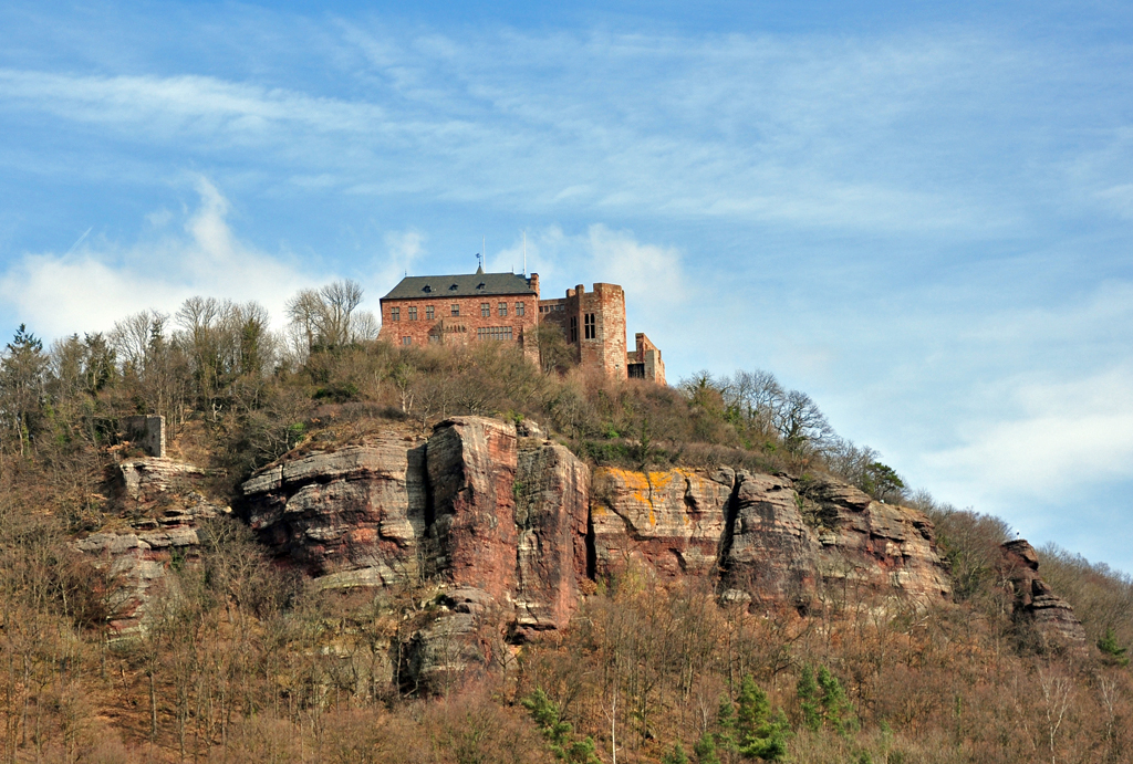 Burg Nideggen mit Buntsandsteinfelsen - 09.03.2012