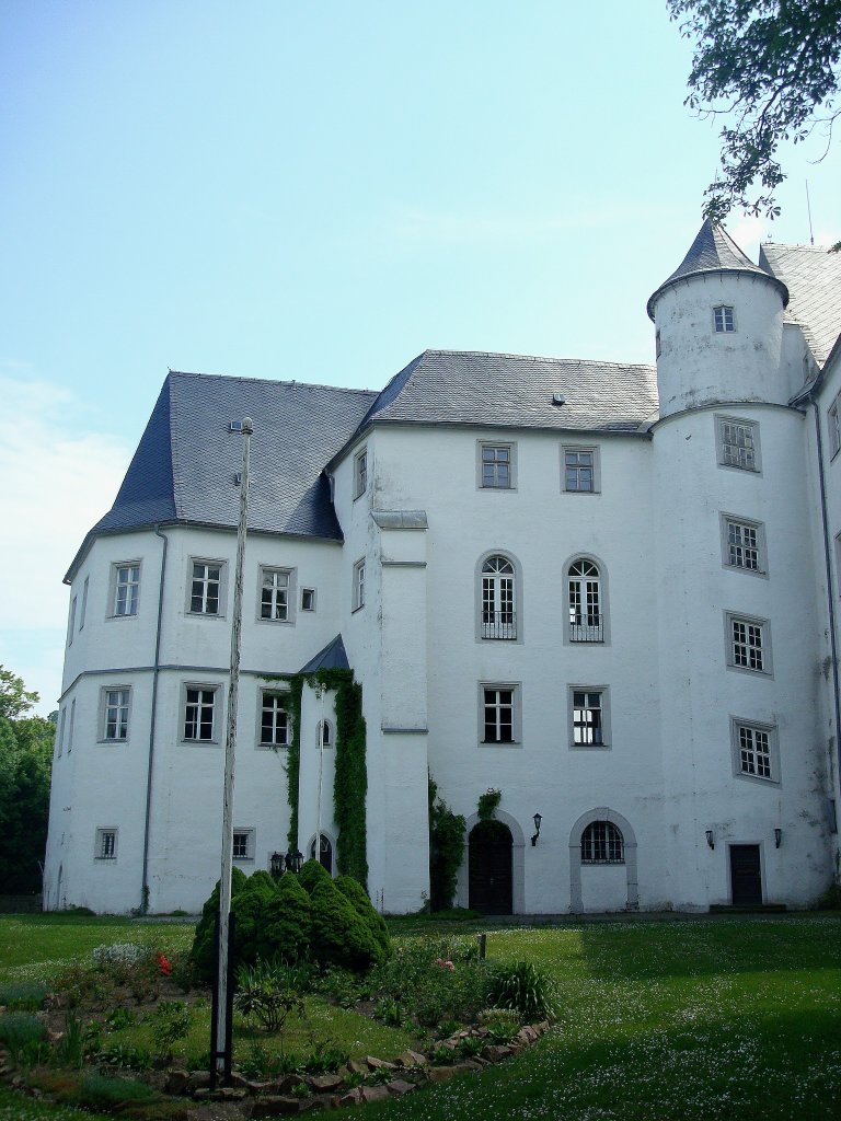 Burg und Schlo Brenstein in Sachsen,
erste urkundliche Erwhnung 1324,
von hier begann die Besiedlung und Erschlieung des Bergbaues im 
Osterzgebirge,seit 1995 im Privatbesitz,
Juni 2010