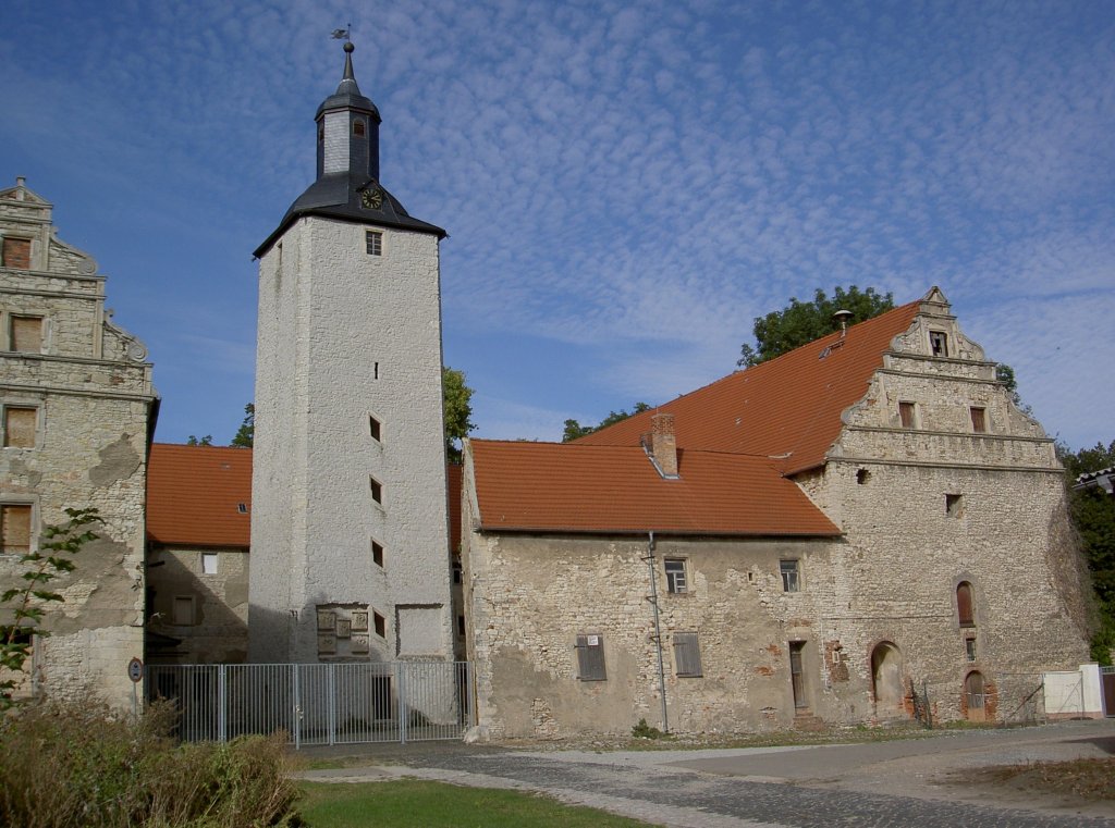 Burg Schneidlingen, erbaut ab 1324, zu DDR Zeiten Kindergarten (01.10.2012)