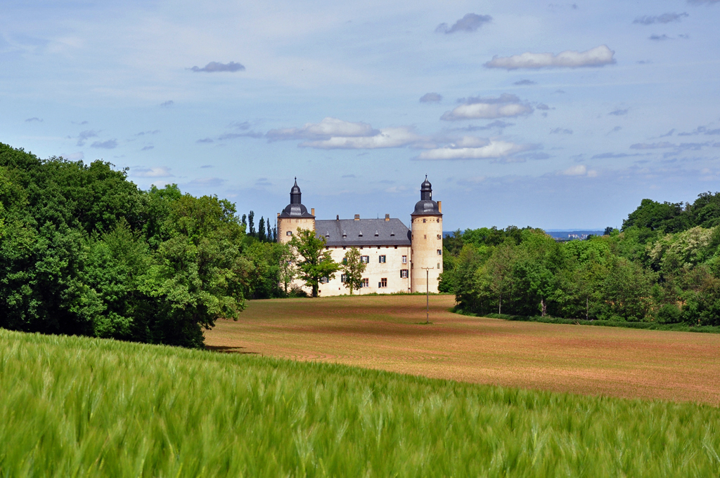 Burg Veynau, versteckt in einer Tallage bei Euskirchen-Wikirchen - 28.05.2011