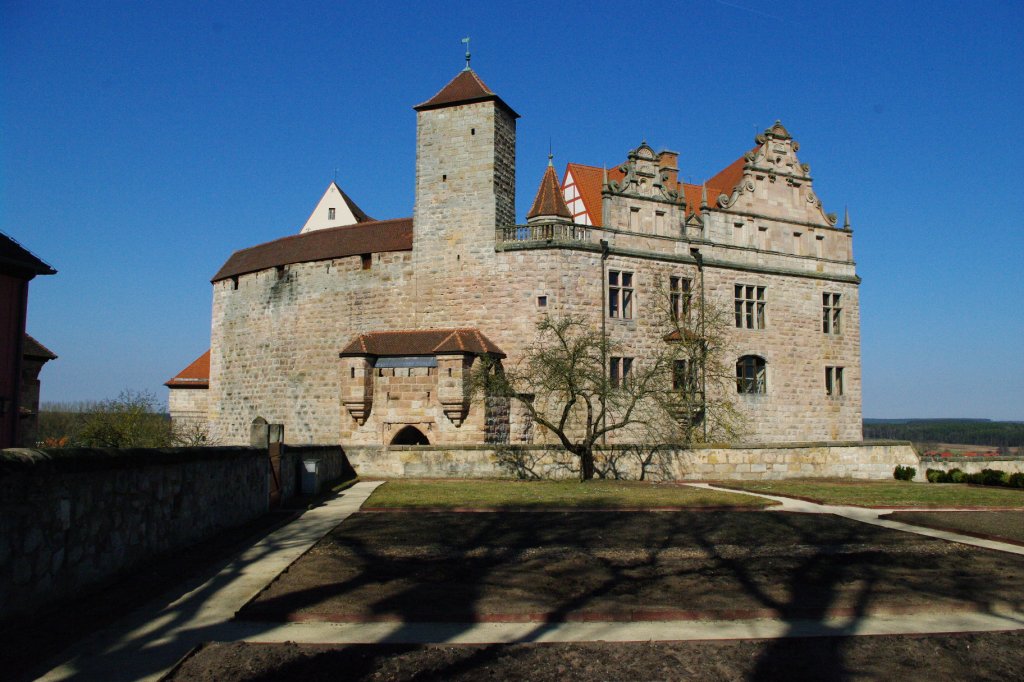 Burghausen, Zollernburg, erbaut ab 1157, Umbauten im 16. Jahrhundert, Residenz 
der Burggrafen von Nrnberg (25.08.2011)