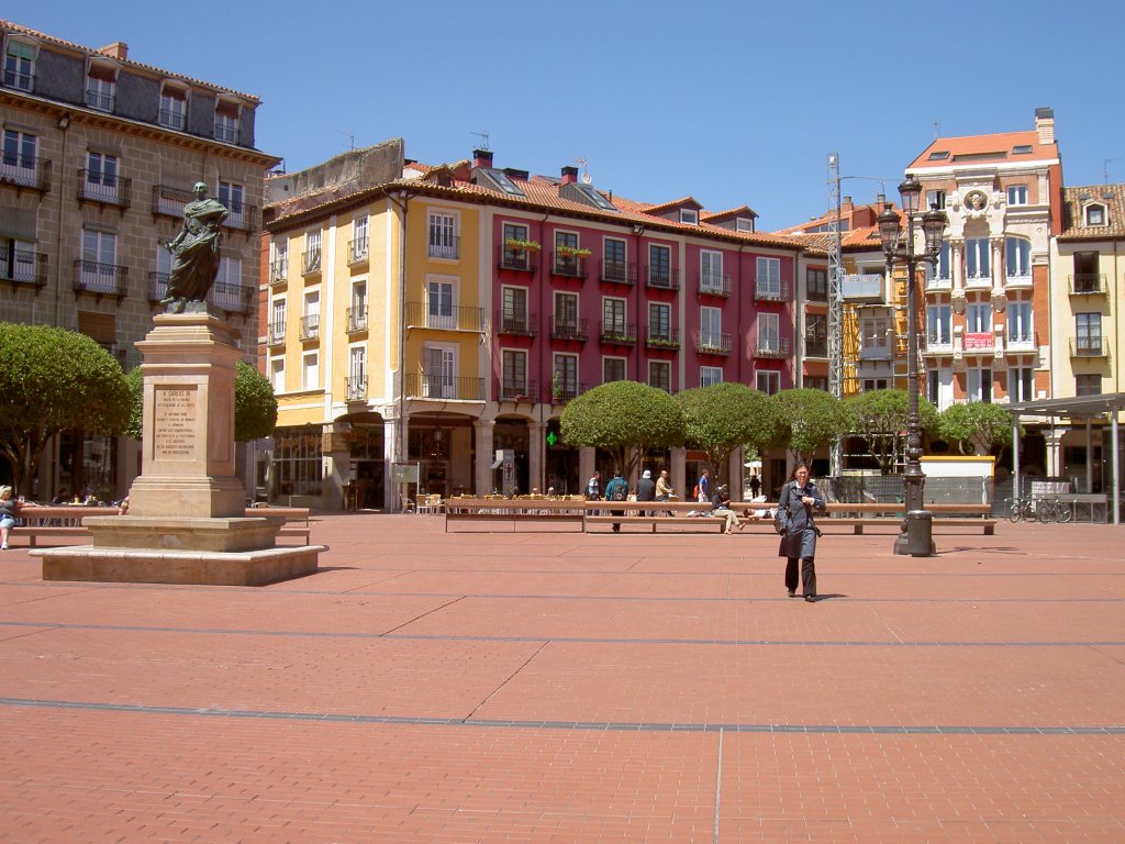 Burgos, Plaza Mayor mit Denkmal fr Knig Carlos III. (18.05.2010)