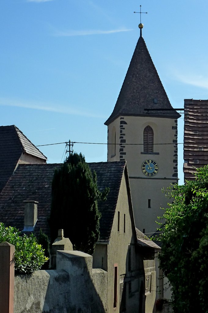 Burkheim am Kaiserstuhl, Blick zur katholischen Pfarrkirche, Sept.2012