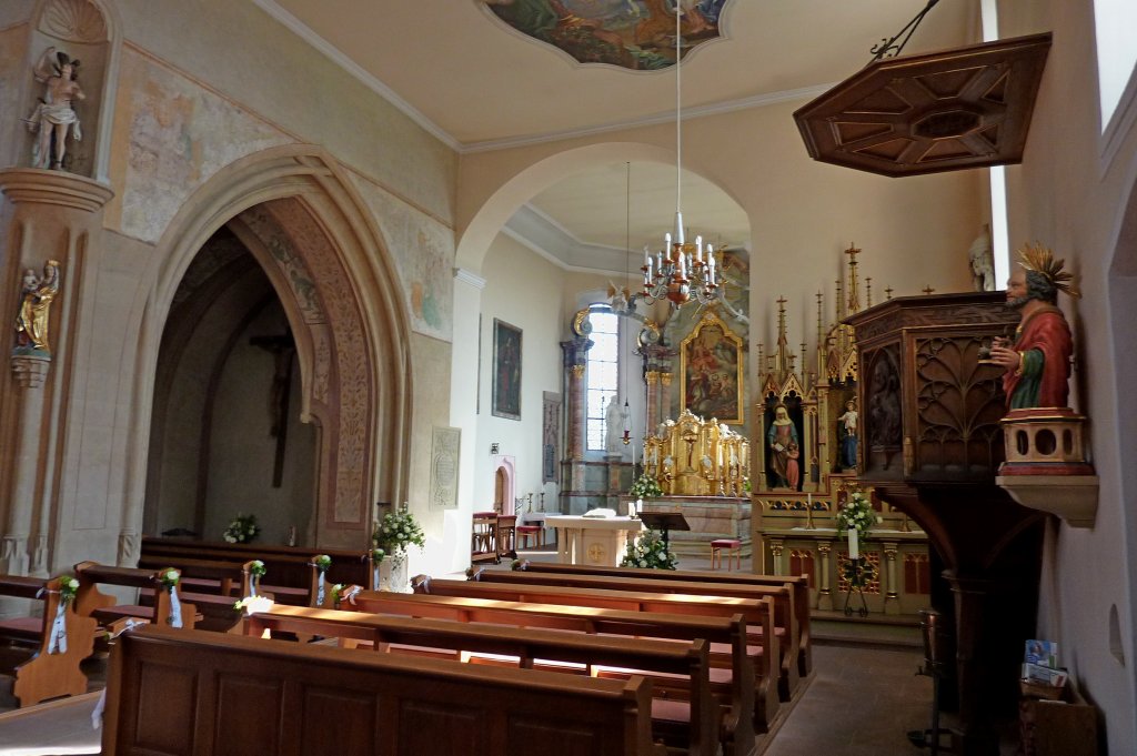 Burkheim am Kaiserstuhl, der Innenraum der St.Pankratius-Kirche, Sept.2012