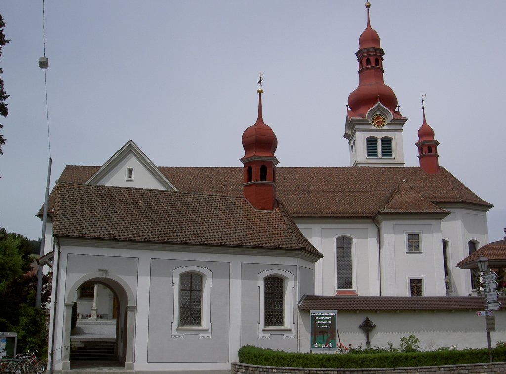 Buttisholz, Pfarrkirche St. Verena und Beinkapelle, erbaut von 1744 bis 1745 durch Domini Aeby (24.06.2012)