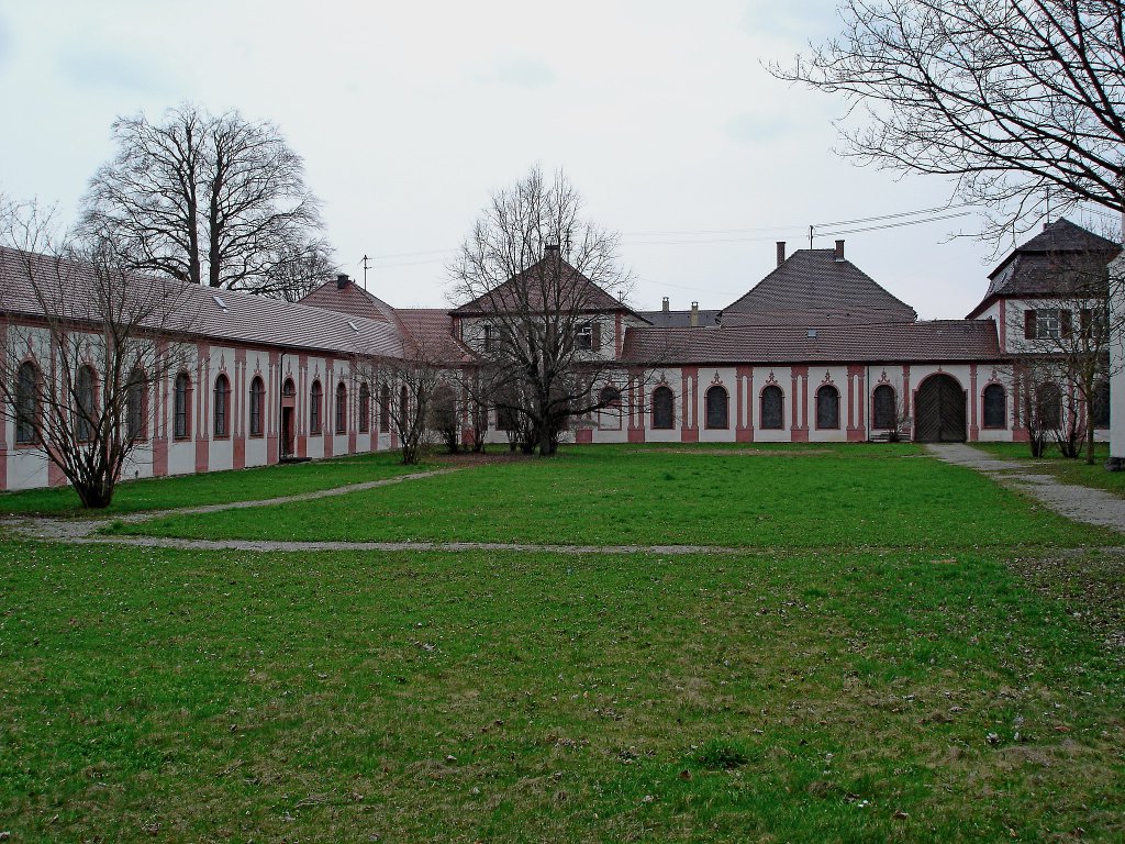 Buxheim in Bayern, die Klostergebude und der Innenhof des ehemaligen Kartuserklosters, April 2005