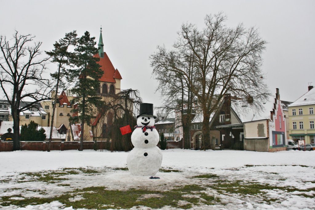 ca. 3m hoher Schneemann, Namens  Roman , Am Dreieck, Guben, 24.12.2010