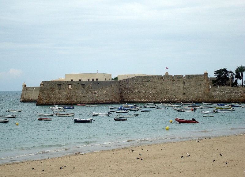 Cadiz: Blick auf die Burg Santa Catalina, heute ein Museum fr zeitgenssische spanische und sdamerikanische Malerei. 20.9.2010