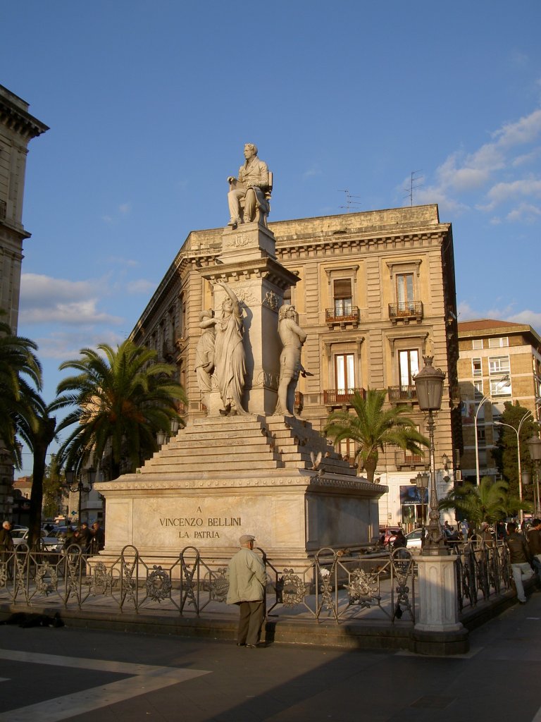 Catania, Denkmal fr den Komponisten Vincenzo Bellini (17.03.2009)