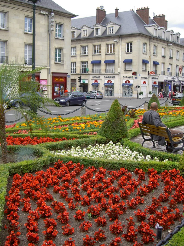 Compiegne, Rathausplatz (06.07.2008)