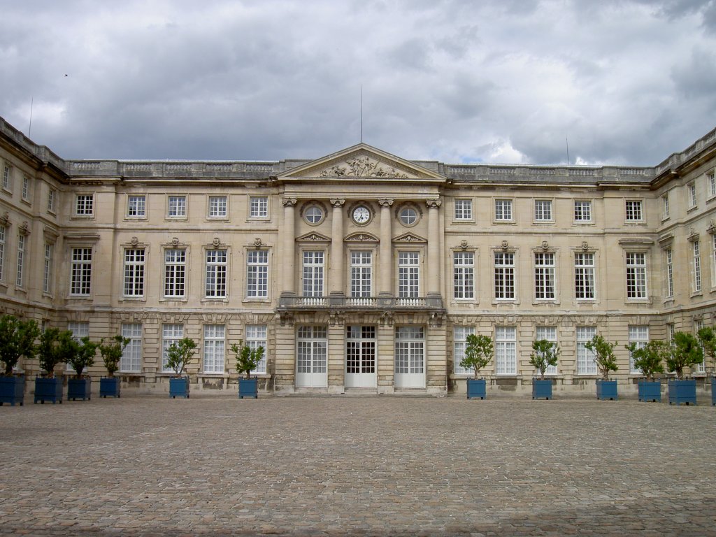 Compiegne, Schloss, erbaut zwischen 1751 und 1788 für König Ludwig XV. 
(07.07.2008)
