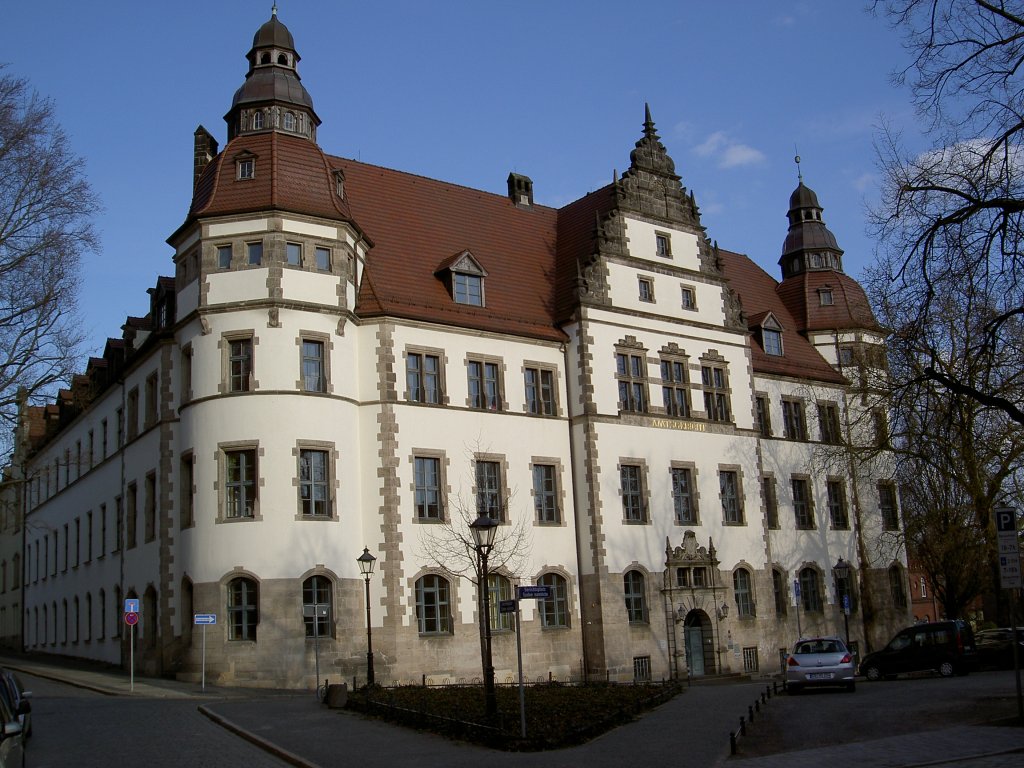 Cottbus, Amtsgericht am Gerichtsplatz 2, erbaut von 1872 bis 1877 an Stelle des 
alten abgebrannten Schloss (01.04.2012)