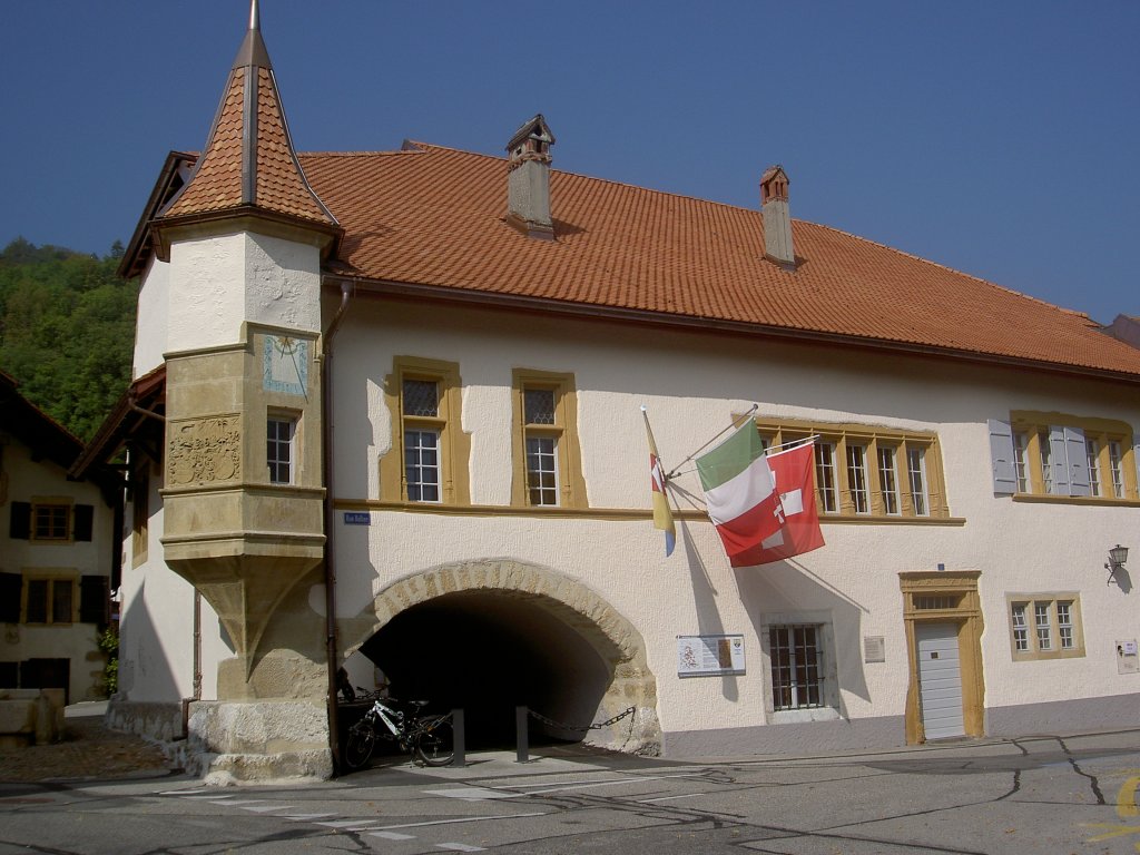 Cressier, Altes Rathaus, Kanton Neuenburg (01.10.2011)