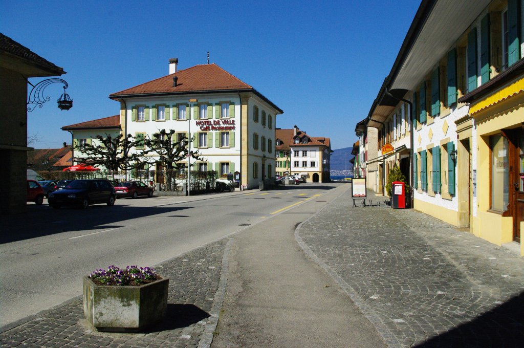 Cudrefin, Rathaus und Grand Rue (21.03.2011)