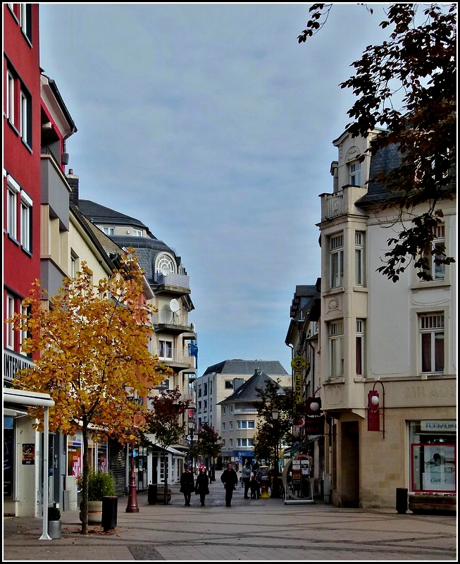 Da Allerheiligen ein Feiertag in Luxemburg ist, war am 01.11.2010 die Fugngerzone von Ettelbrck ziemlich menschenleer. (Jeanny)