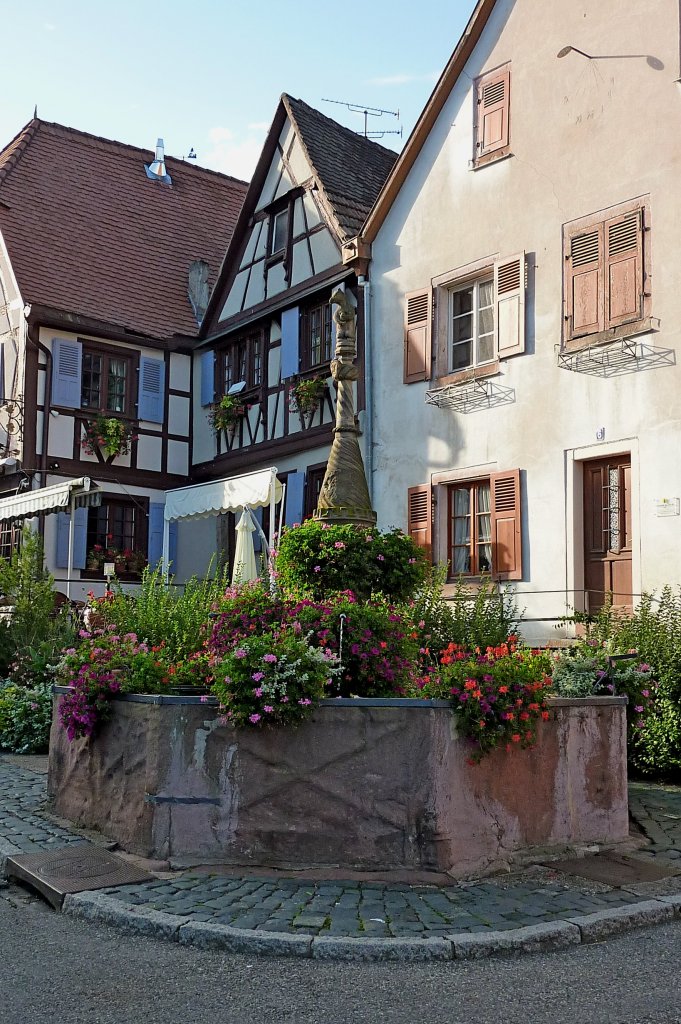 Dambach, der historische Stockbrunnen auf dem Marktplatz, Okt.2012