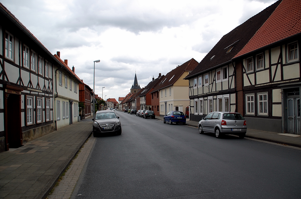 Dammstrae in Pattensen, Blick in Richtung Kirche. Foto vom 23.7.2011