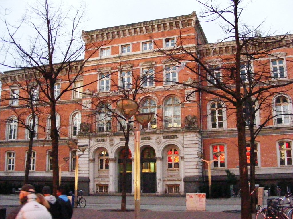 Das alte Land- und Amtsgericht an der Knigstrae in Duisburg am 6. November 2009. 
